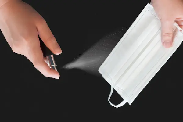 マスクの外側へプッシュ